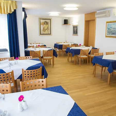 Hotel Gh Kolinska -adults Only- 3*